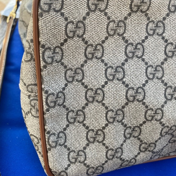 Gucci Supreme Tote - Picture 3 of 8